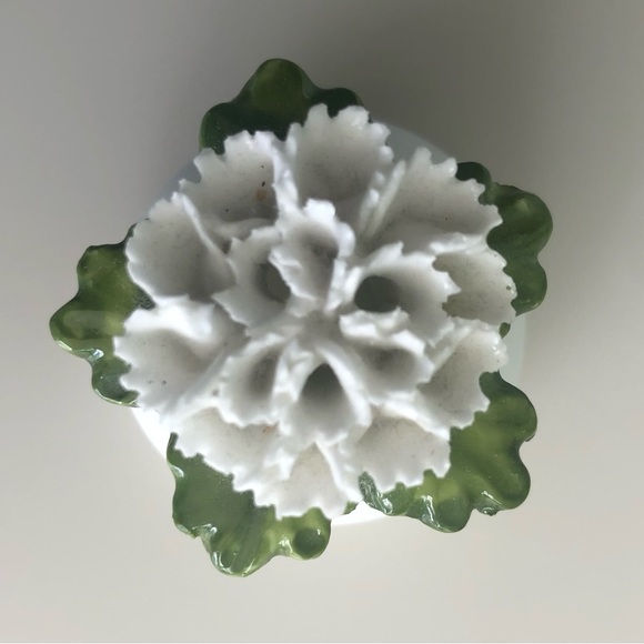 3 Salt and Pepper shakers Denton China Made in England White Green - Picture 3 of 7